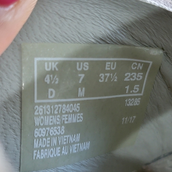 Clarks Women's Teigenic Chloe Sandal - Picture 7 of 9